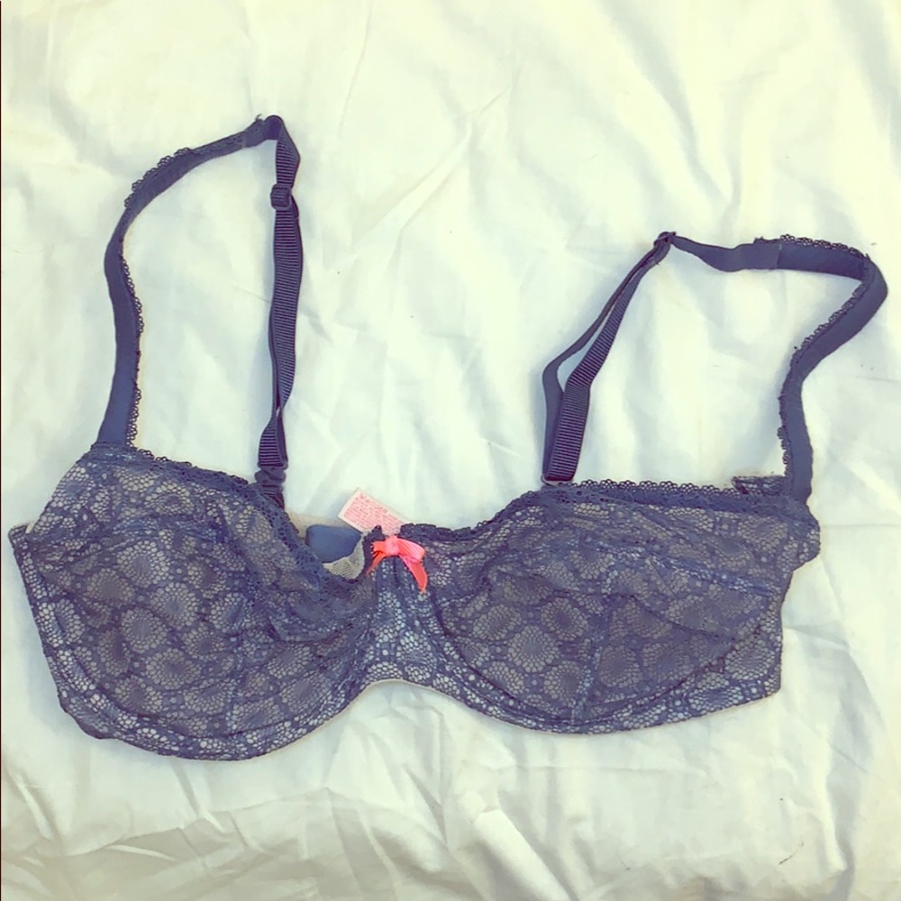34DD Victoria’s Secret Unlined Demi Bra